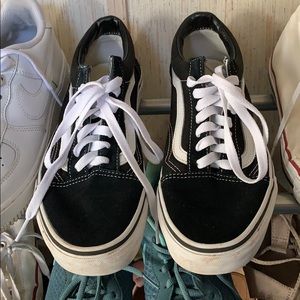 Almost new vans, new laces really good condition